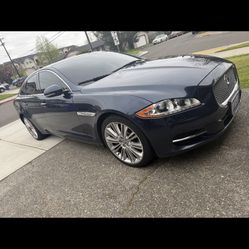 2013 jaguar XJ