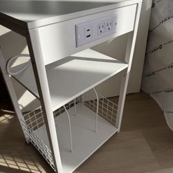 Récord Player Stand/ nightstand/ End Table 