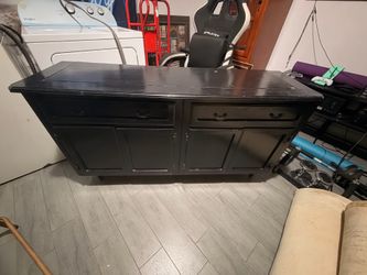 Entertainment center