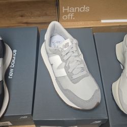 New Balance Women Shoes