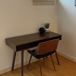 Modern desk & Chair 