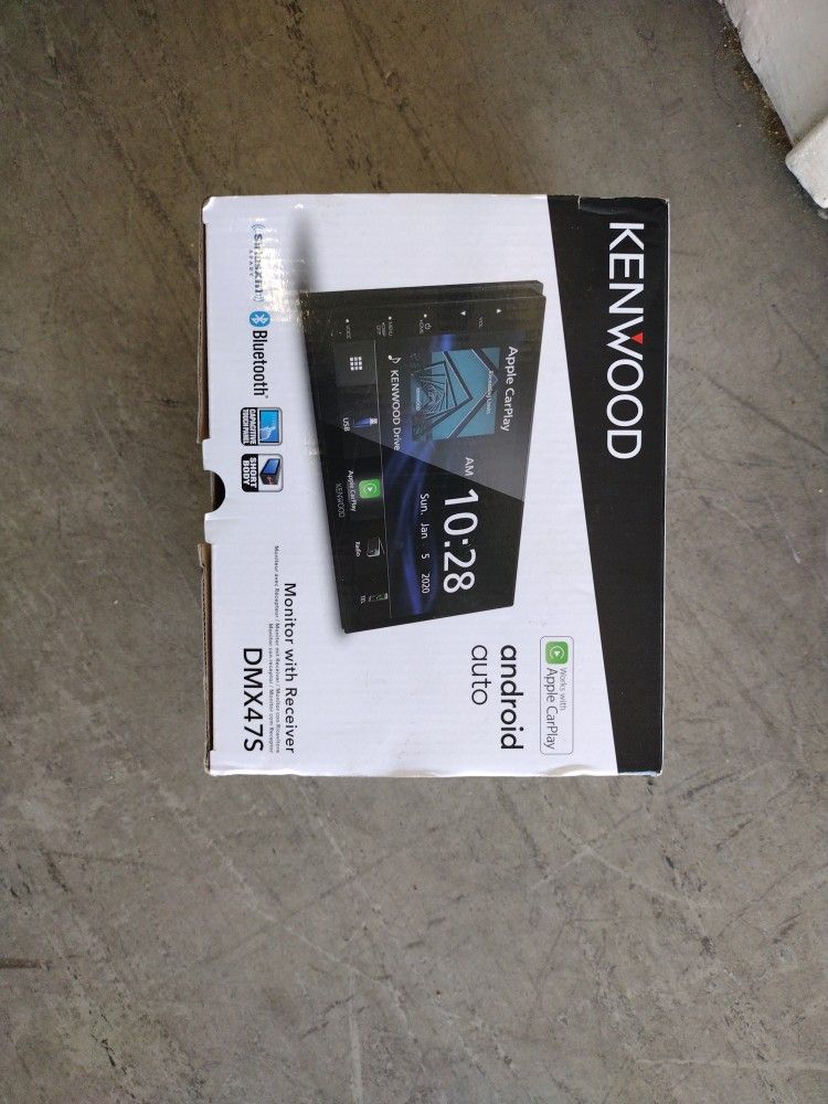 Kenwood Touch Screen Radio