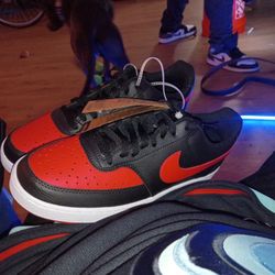 Brand New Nike Size 9 1/2