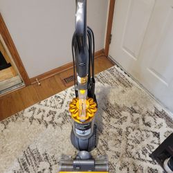 Dyson Vacuum Cleaner Great Condition 