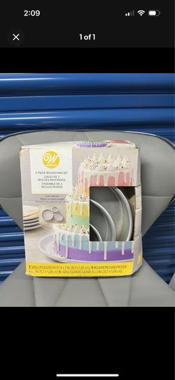 Wilton 3-Piece Round Cake Pan Set 4/6/8 in x 2 in Aluminum Non-Stick
