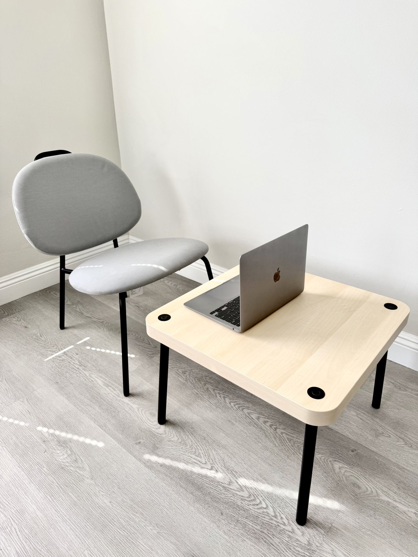 Minimalist Work Station