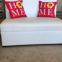Faux sofa and 2 chairs - white 
