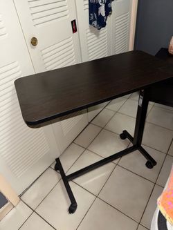Desk adjustable