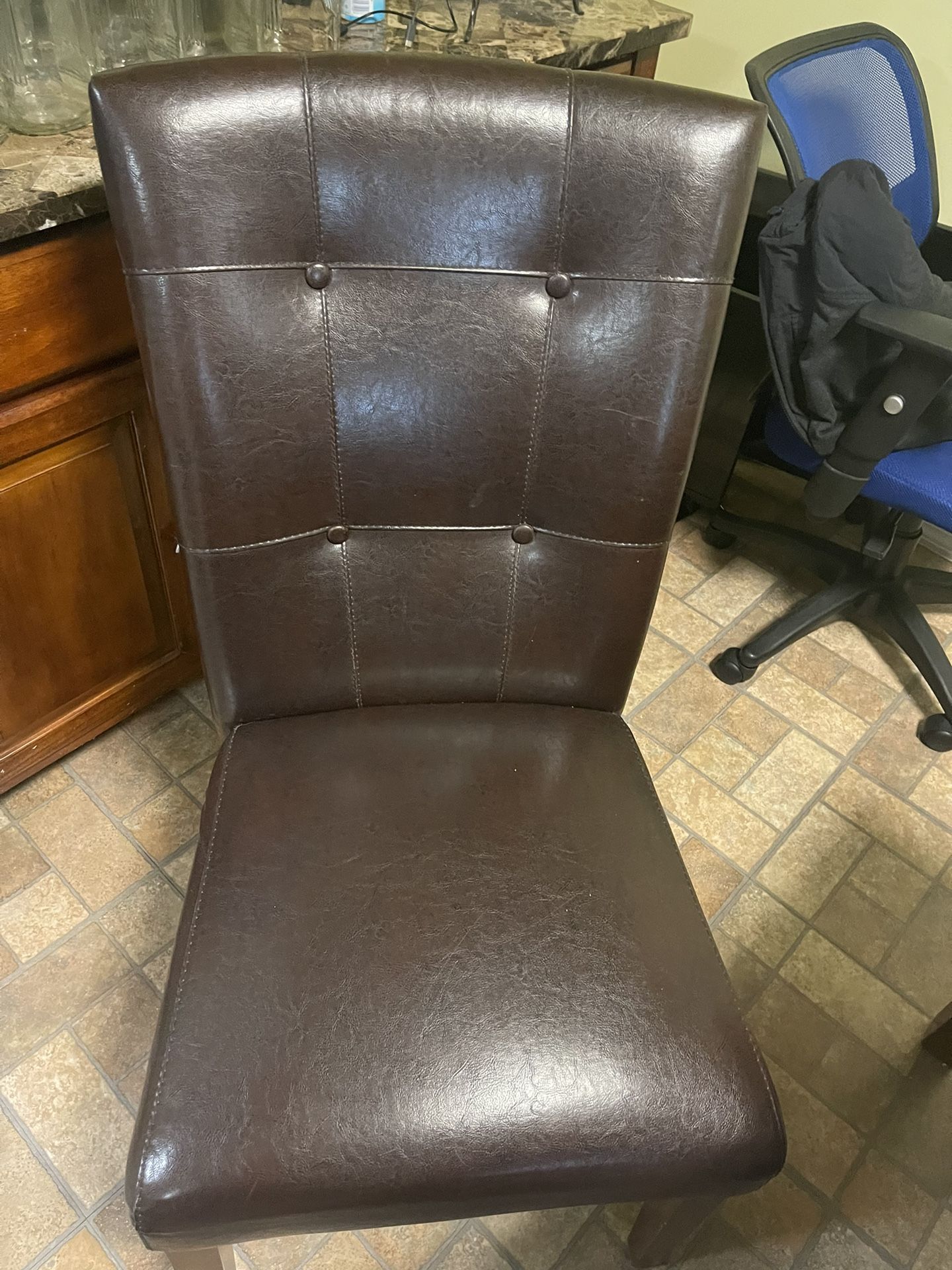 6 Dinning Leather Chairs