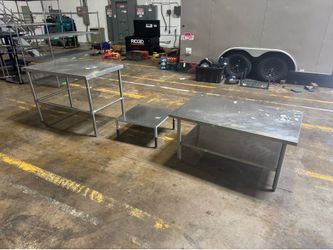 Set of 3 stainless steel tables