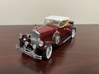 Diecast 1930 Pierce Arrow Model