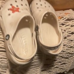 Gila Crocs Size 4 White