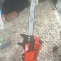 Milwaukee Fuel M18 16 Inch Chain Saw 