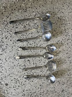 Serving utensils