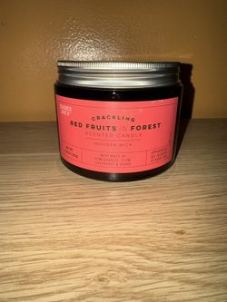 Crackling Red Fruits in the Forrest Scented Candle