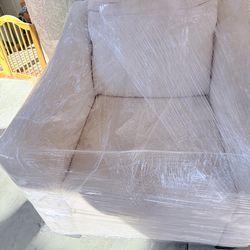 Sofá/ Loveseat /Nice / Beautiful / Great Conditions / No Scratches/No Damage.