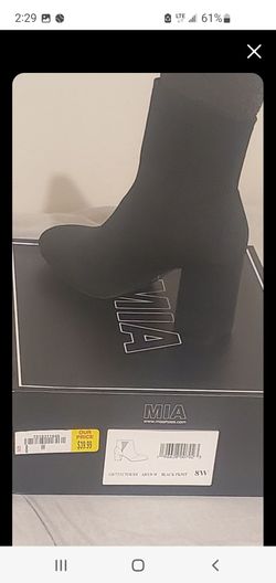 Brand new Boot heels got different sizes
