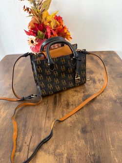 Dooney and Bourke Janine new no tags
