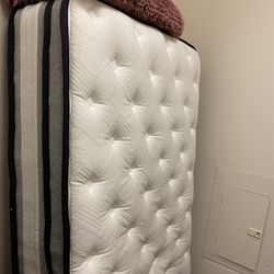 Mattress Good As New, Barely Used Less Than 3 Months