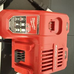 Milwaukee M18 and M12 rapid charger (48-59-1808)