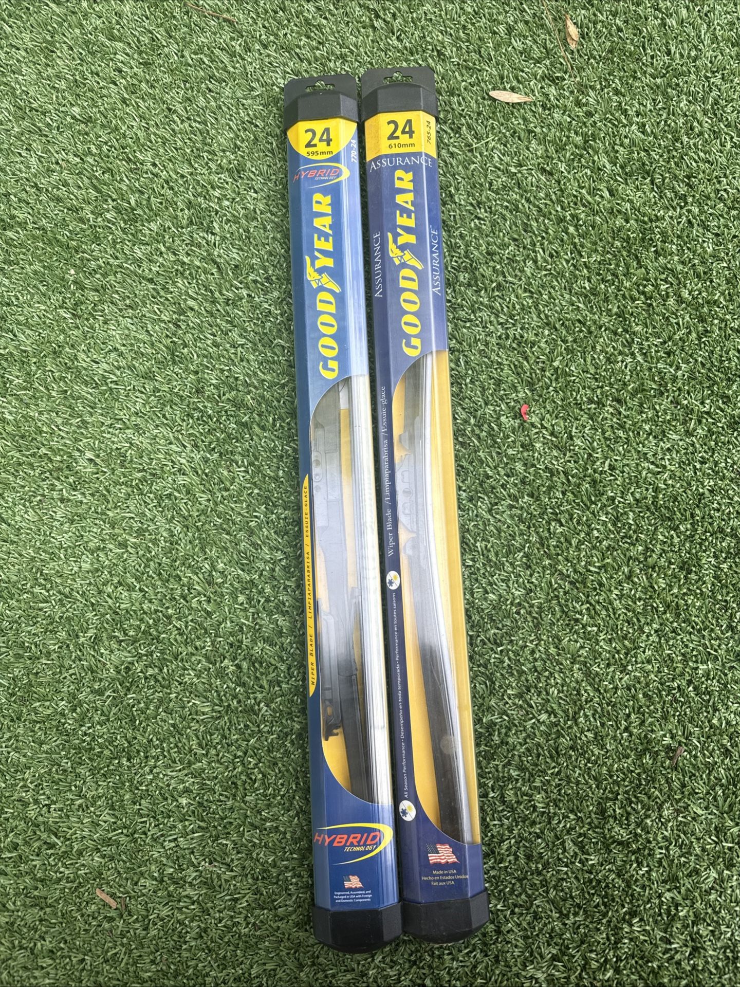 Good Year Windshield Wiper Blade Replacement. One set of Assurance blade. One set of Hybrid Blade. 24 In