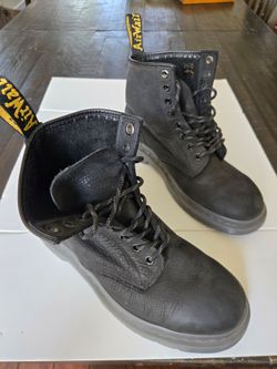 Dr. Marten's Air Wave Black Suede US Men Size 9 Like New
