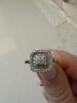Beautiful diamond ring, size 8, $200
