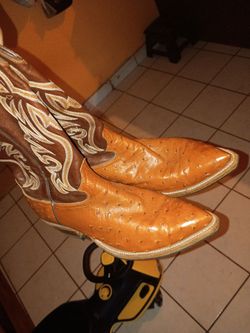 Authentic ostrich leather boots 🥾