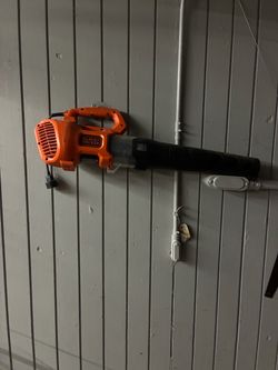Back and Decker electric leaf blower works fine