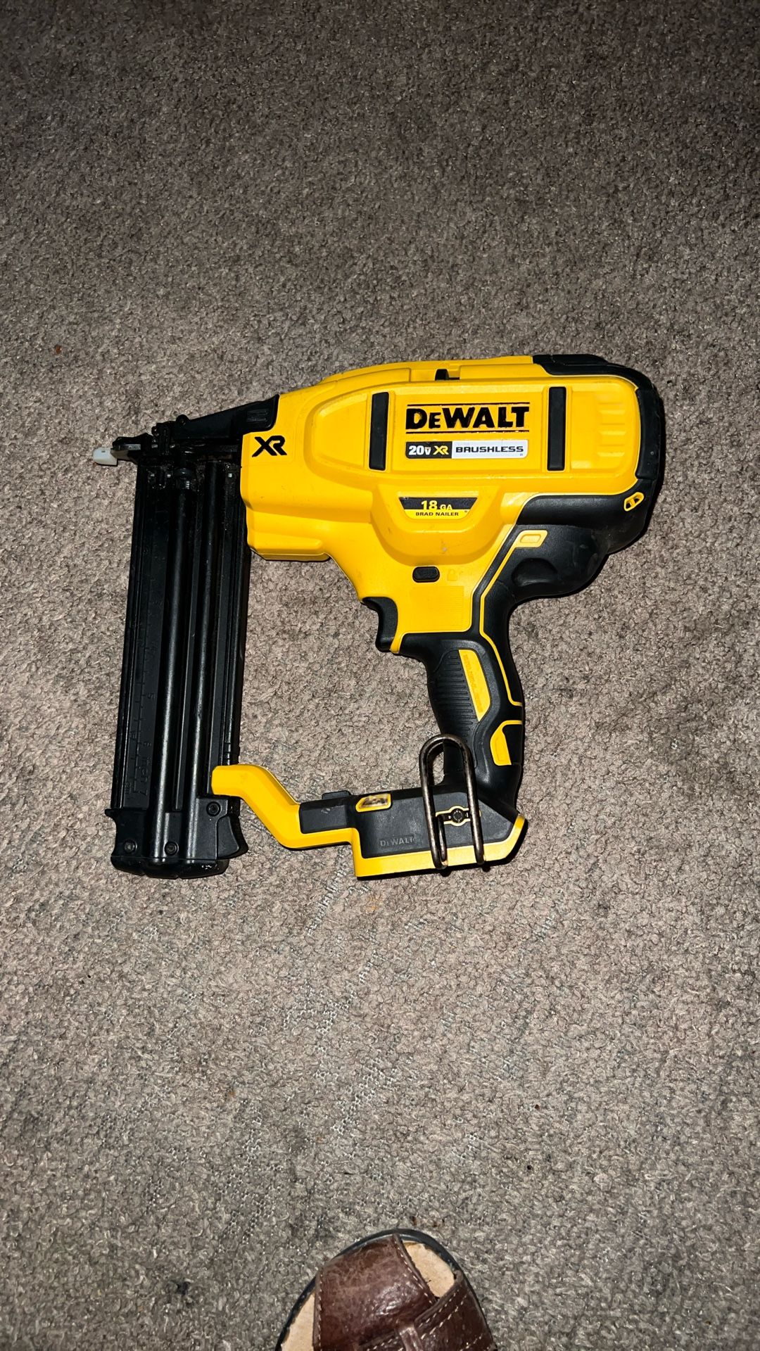 Dewalt 20v MAX XR Brushless 18 Ga. Brad Nailer Used Normal Wear Tool Only
