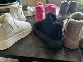 Women Boots Size 7 
