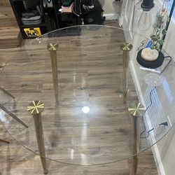 Glass dinning table