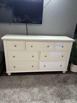 Dresser With Nightstand 