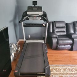 Pro Form 2000 Treadmill Hardly Used
