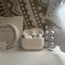 Apple AirPods Pro (2nd Generation)