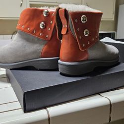 Woman's Suede Faux Ankle Boots: size 9