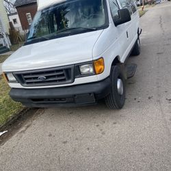 2003 Ford Econoline