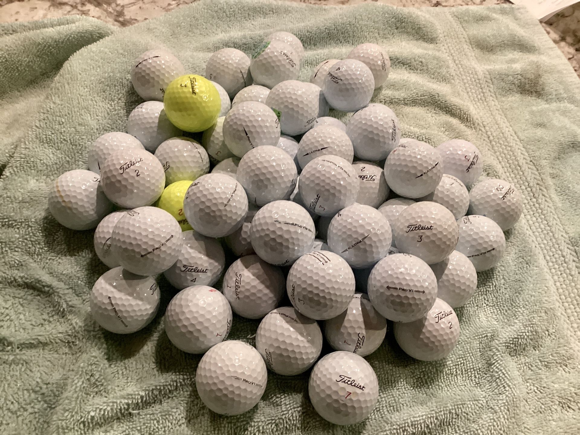 Golf Balls - 34 LIKE NEW Titleist Pro V1’S