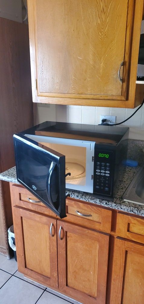 Oster Microwave 