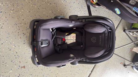 Uppababy infant carseat and 2 bases