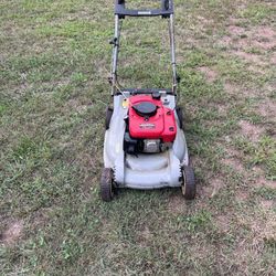 Self Propelled Honda Push Mower 