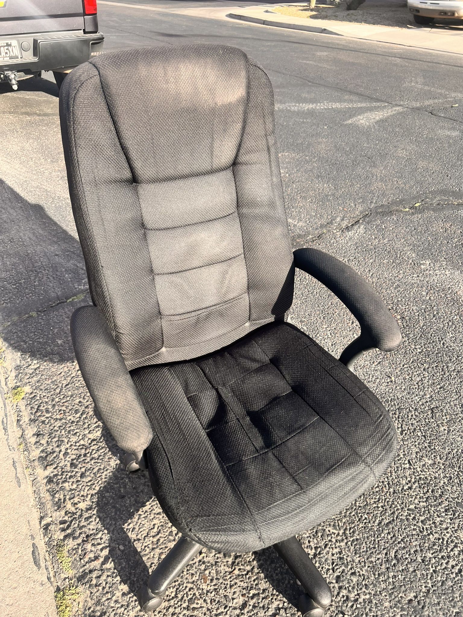 Black Adjustable Office / Desk Chair