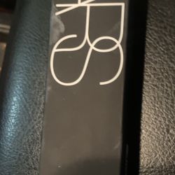 NARS Natural Radiant Longwear Foundation