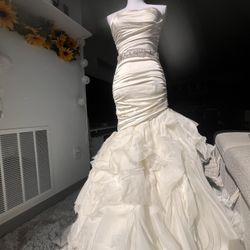 Marisa Wedding Dress Size 10 (Dress Size 4/6)