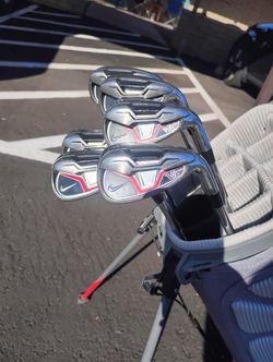 Golf Clubs! Nike VRS NexCor Iron Set!