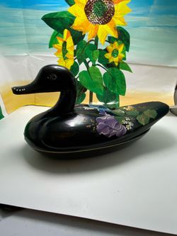 Vtg wood lacquered duck trinket box