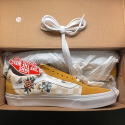 Vans Old Skool - Womens 9.5/Mens 8
