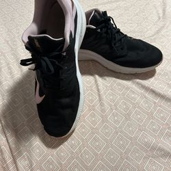 Nike Quest Woman’s Size 12