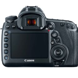 canon 5d mark iv With 24-105mm Lens
