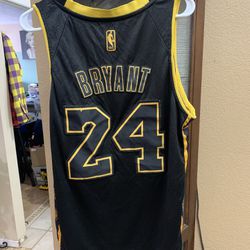 Kobe Bryant Stitched Jersey Size LG $45